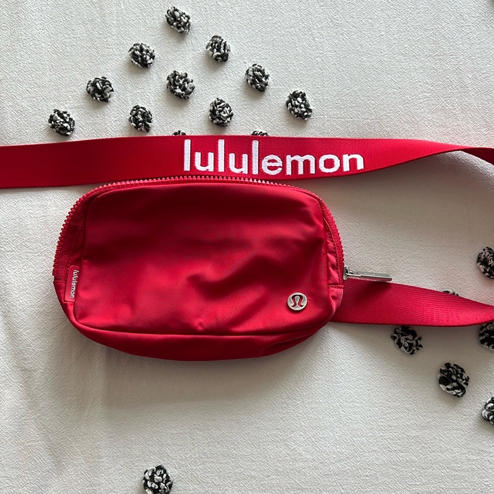 Lululemon employee belt bag